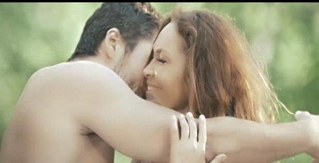 Hülya Avşar 29 yıl sonra ilk kez kurallarını yıktı 