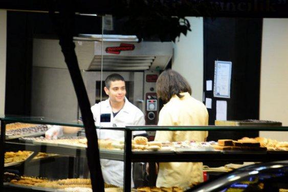 Ameliyatla erkek olan oyuncu Rüzgar Erkoçlar sessizliğini bozdu