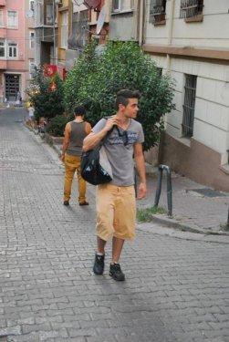 Ameliyatla erkek olan oyuncu Rüzgar Erkoçlar sessizliğini bozdu