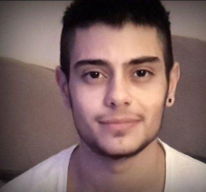 Ameliyatla erkek olan oyuncu Rüzgar Erkoçlar sessizliğini bozdu