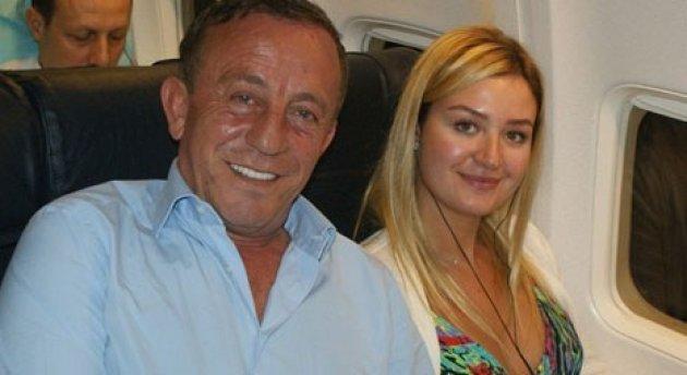 Küçük Ağa annesiyle tatilde