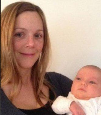 Avustralyalı kadın arabada doğum yaptı 