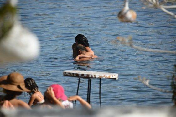 Işın Karaca bikinili yakalandı