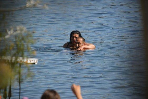 Işın Karaca bikinili yakalandı