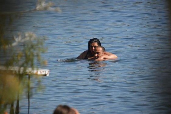 Işın Karaca bikinili yakalandı