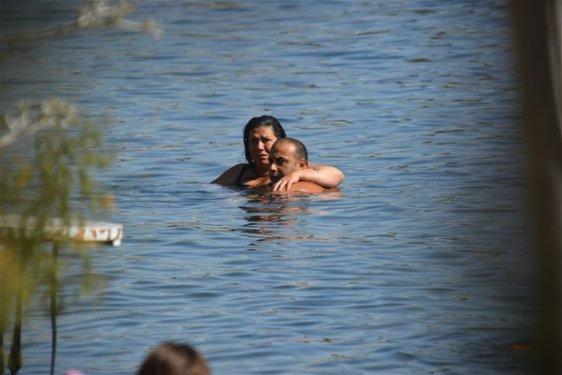 Işın Karaca bikinili yakalandı