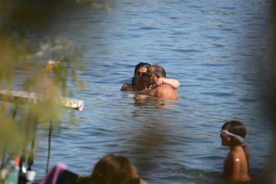 Işın Karaca bikinili yakalandı