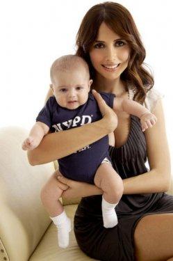 Mustafa Sandal ve eşi Emina Bodrum’da aşk tazeliyor