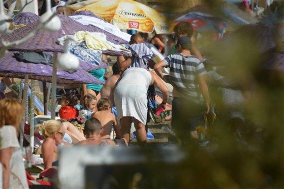 Işın Karaca bikinili yakalandı