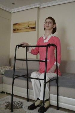 Dünyanın en uzun boylu kızı Rümeysa