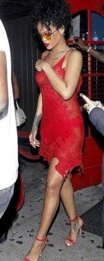 Çılgınlıkta sınır tanımayan şarkıcı Rihanna