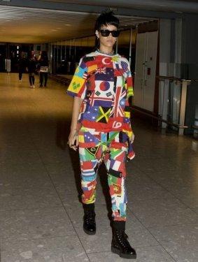 Çılgınlıkta sınır tanımayan şarkıcı Rihanna