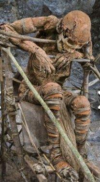 Papua Yeni Gine'de tüyler ürperten bir gelenek 