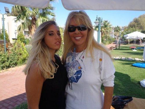 Ahu Tuğba trafik kazası geçirdi