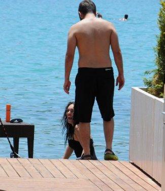 Ezgi'den 2 günlük tatil molası 