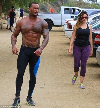 Kelly Brook hızla kilo alıyor 