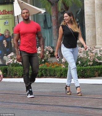 Kelly Brook hızla kilo alıyor 