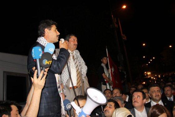AK Partili milletvekillerinin İsrail Konsolosluğu önündeki eylemi - Resim 12