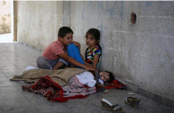 İsrail Gazze'de katliam yapıyor