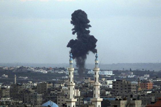 İsrail Gazze'de katliam yapıyor