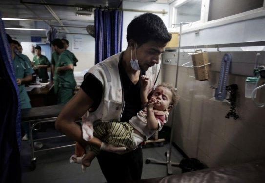 İsrail Gazze'de katliam yapıyor