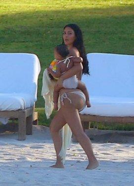Kim Kardashian aile tatiline devam ediyor 