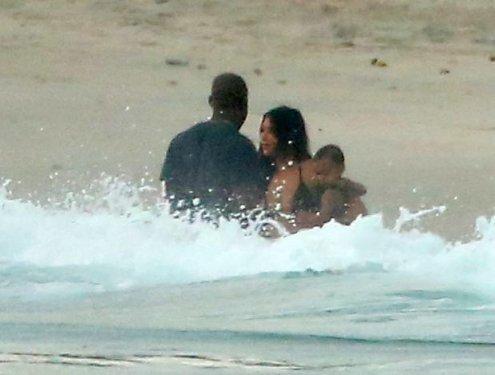 Kim Kardashian aile tatiline devam ediyor 