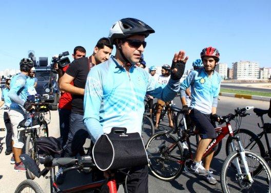 Demirtaş ailesiyle birlikte bisiklet turunda