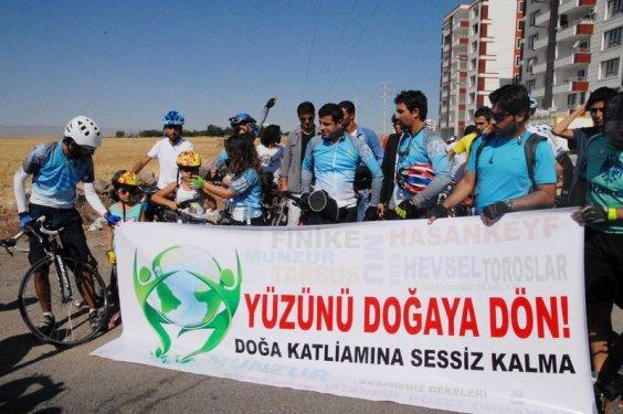 Demirtaş ailesiyle birlikte bisiklet turunda