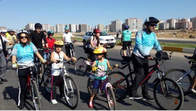 Demirtaş ailesiyle birlikte bisiklet turunda
