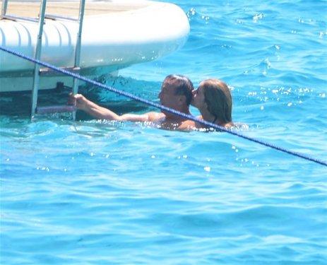 Ağaoğlu'nun yeni sevgilisi 23'lük Hazal	