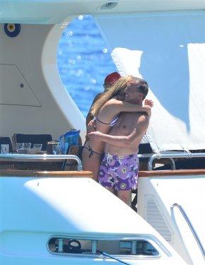 Ağaoğlu'nun yeni sevgilisi 23'lük Hazal	