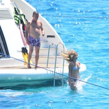 Ağaoğlu'nun yeni sevgilisi 23'lük Hazal	