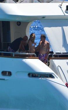 Ağaoğlu'nun yeni sevgilisi 23'lük Hazal	