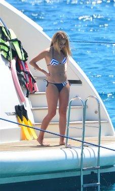 Ağaoğlu'nun yeni sevgilisi 23'lük Hazal	