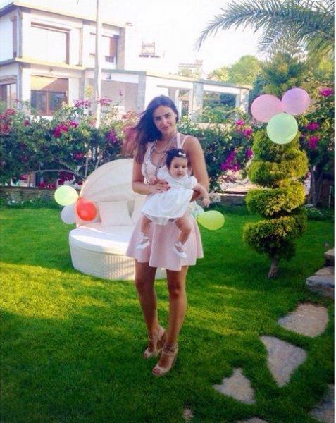 Volkan Demirel'in kızı Yade aynı babası