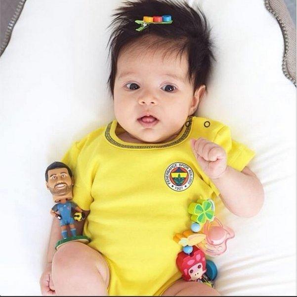 Volkan Demirel'in kızı Yade aynı babası