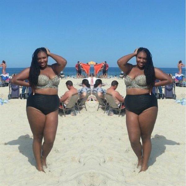 Kilolu kadınların "fatkini" çılgınlığı