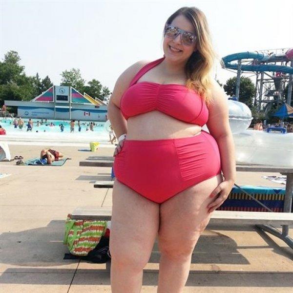 Kilolu kadınların "fatkini" çılgınlığı