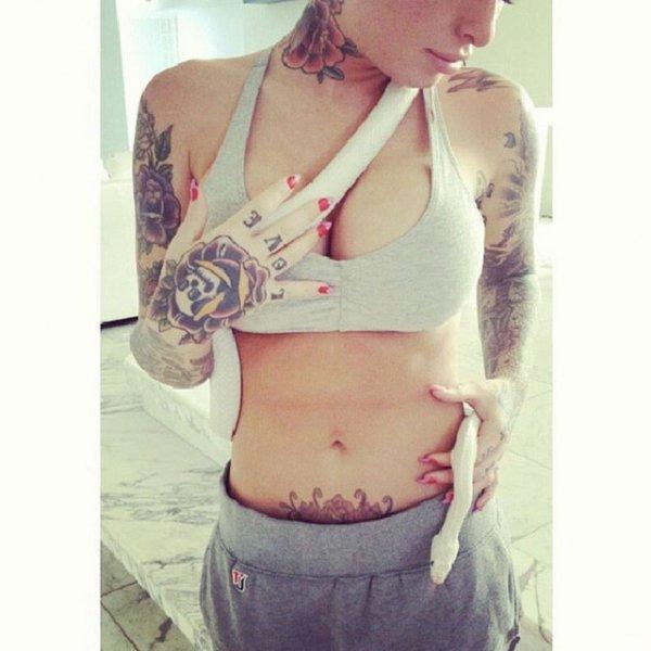 Christy Mack'i eski sevgilisi  hastanelik etti