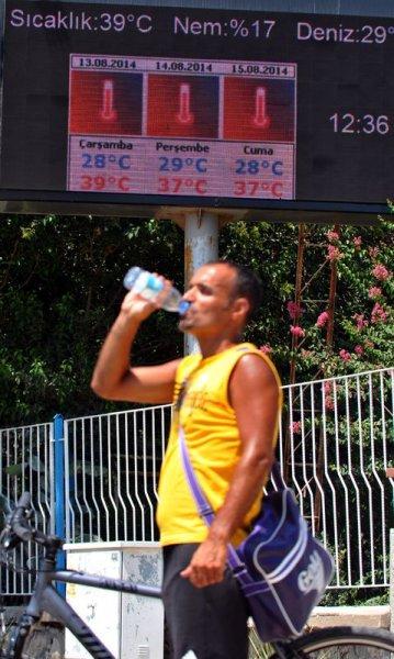 Antalya 39 derecede kavruldu