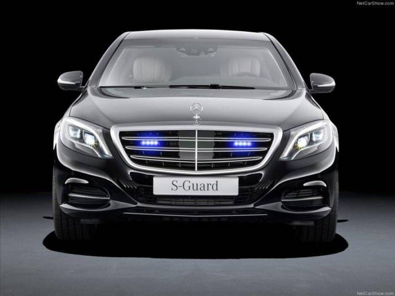 Mercedes yeni aracı S600 Guard'ı tanıttı