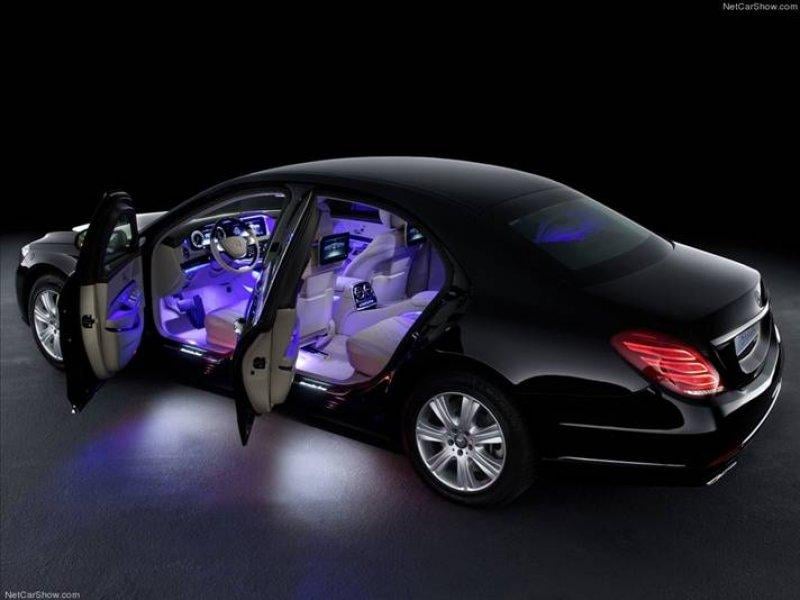 Mercedes yeni aracı S600 Guard'ı tanıttı