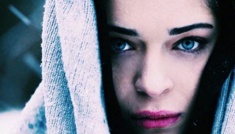 Öykü Çelik 25 günlük sevgilisi ile evlendi