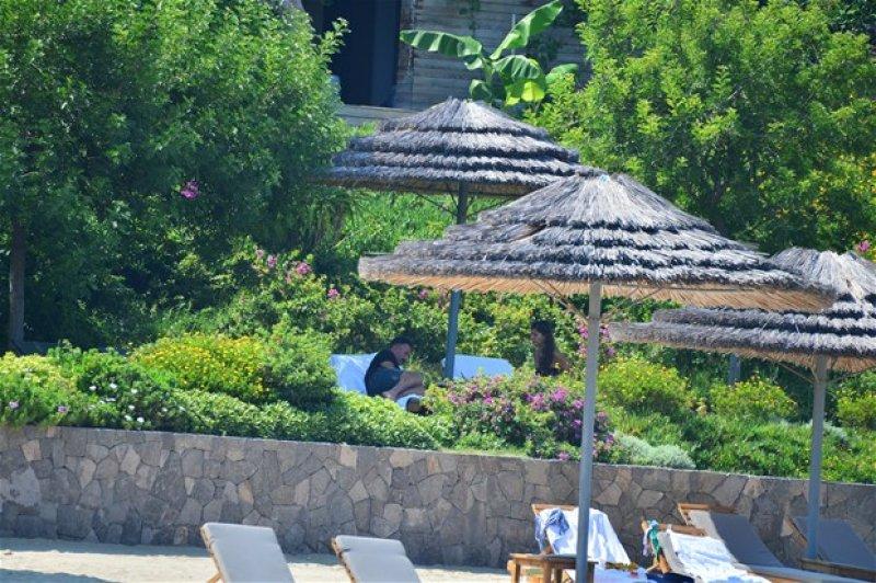 Cem Yılmaz'a Cennet'ten bir Huri