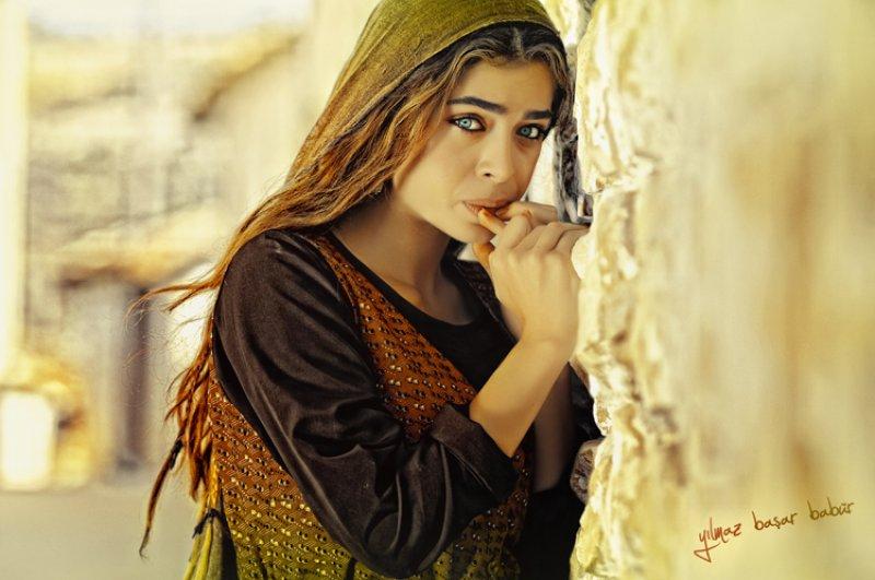 Öykü Çelik 25 günlük sevgilisi ile evlendi