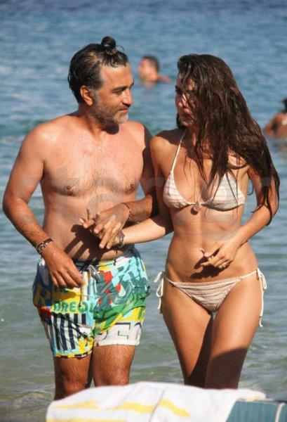 Nur Fettahoğlu eşiyle birlikte Yunan Adalarında yakalandı