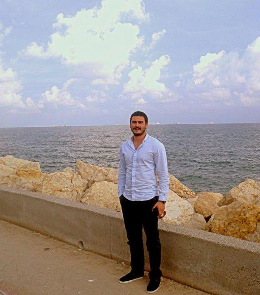 Mersin'de ölen gencin cenazesinde ağlayarak oynandı