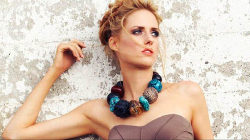 Kararsız güzel Wilma Elles