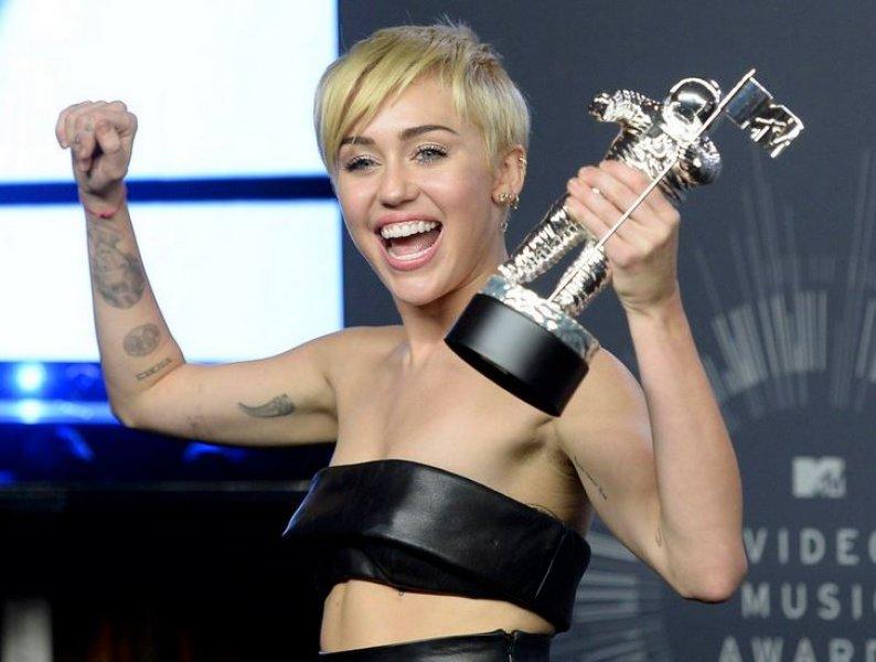 2014 MTV Video Müzik Ödülleri'inde ağlatan sürpriz 